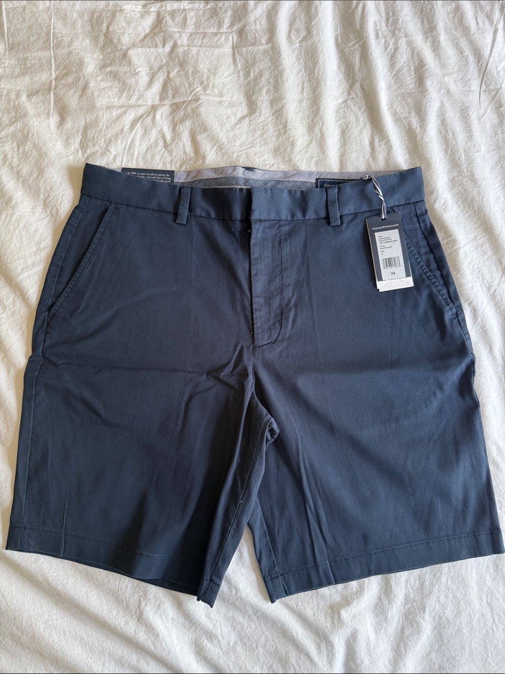 NEW- Men’s Vineyard Vines Navy Flat-Front Performance Shorts- Size 34 Waist